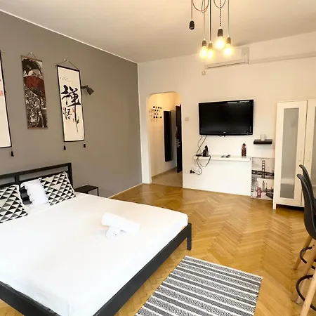 Old Town Central - Clubs, Pubs Apartamento *